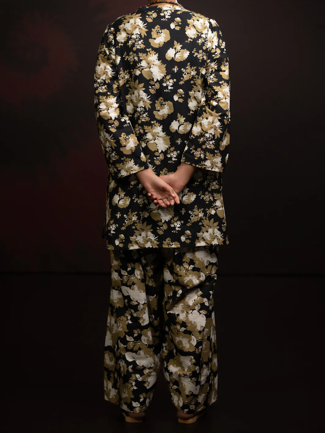 Black Slub Khaddar 2Pc Stitched - AL-2PS-LKS-1095 - Image 4