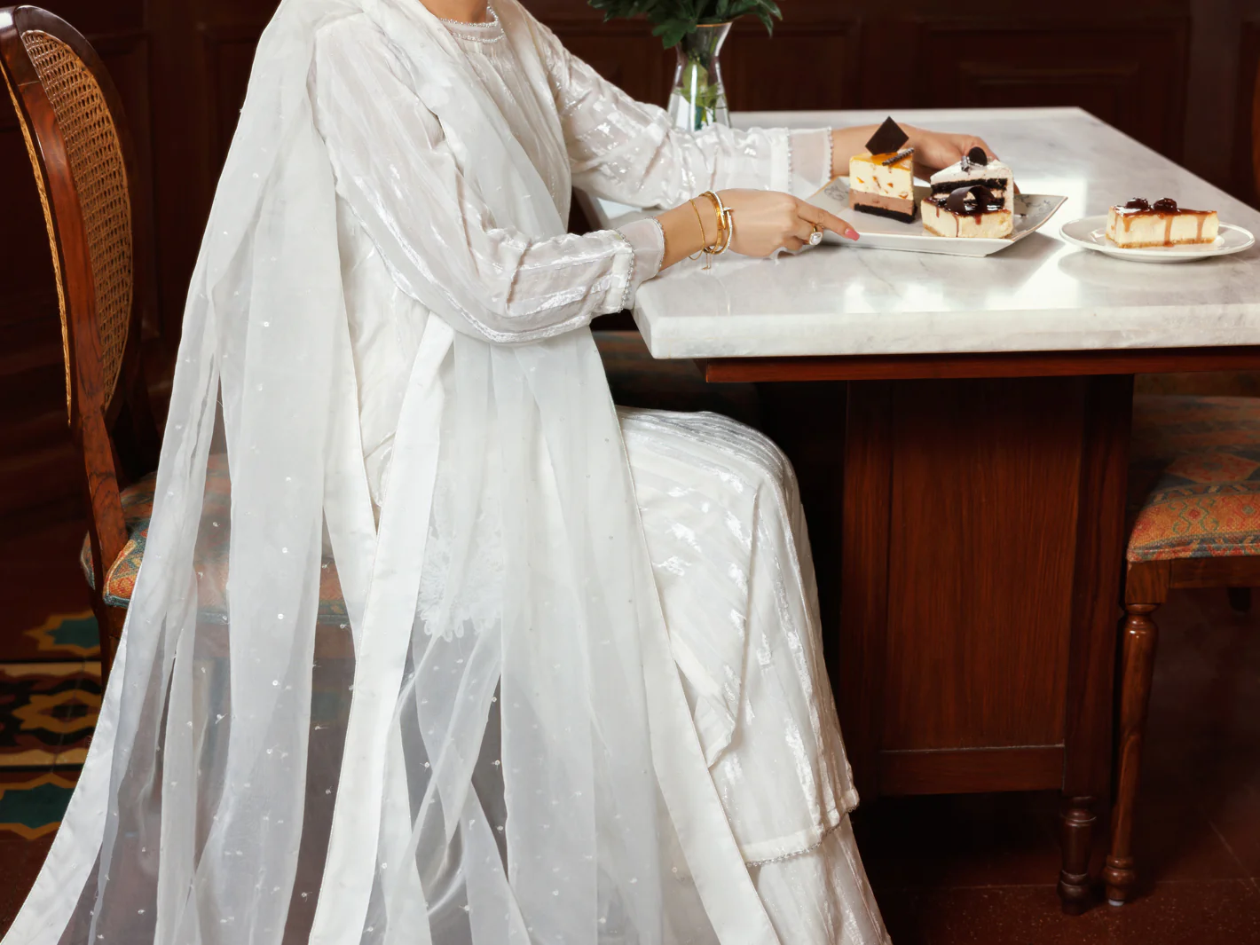 White Palachi Velvet Formal 3Pc Stitched - AL-3PS-LS-563 - Image 3