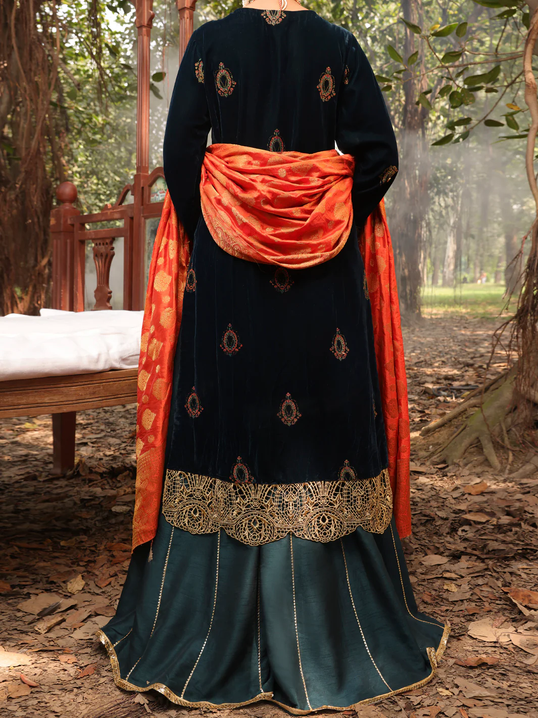 Turquoise Velvet 3Pc Formal Unstitched - AL-3PS-LS-UN-390 - Image 2
