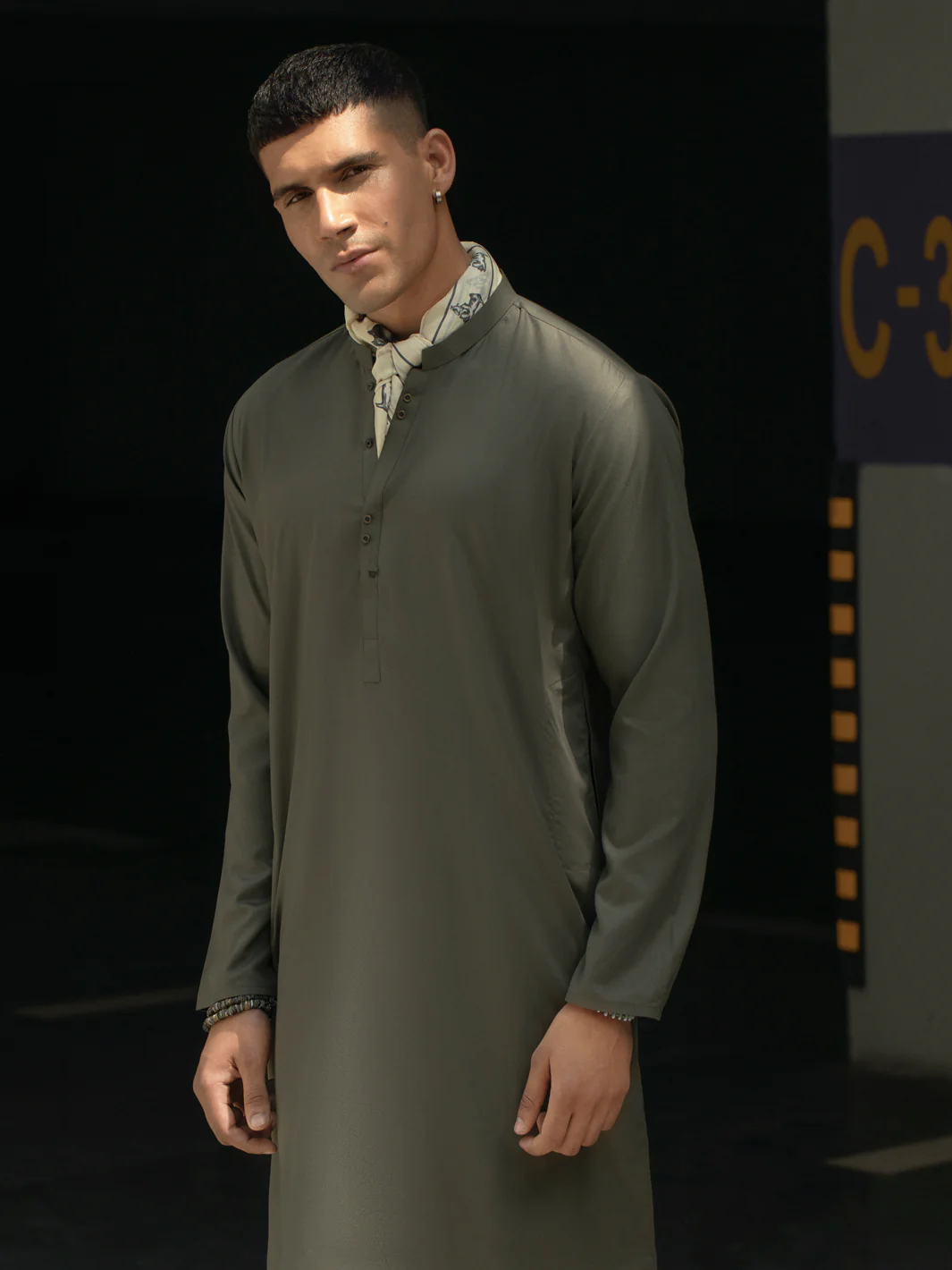 Green Kurta - AL-K-1116 - Image 2
