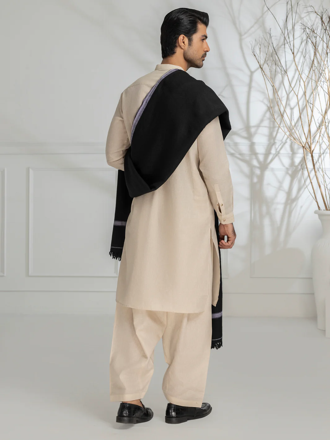 Black Blended Shawl - AL-SH-030 - Image 4
