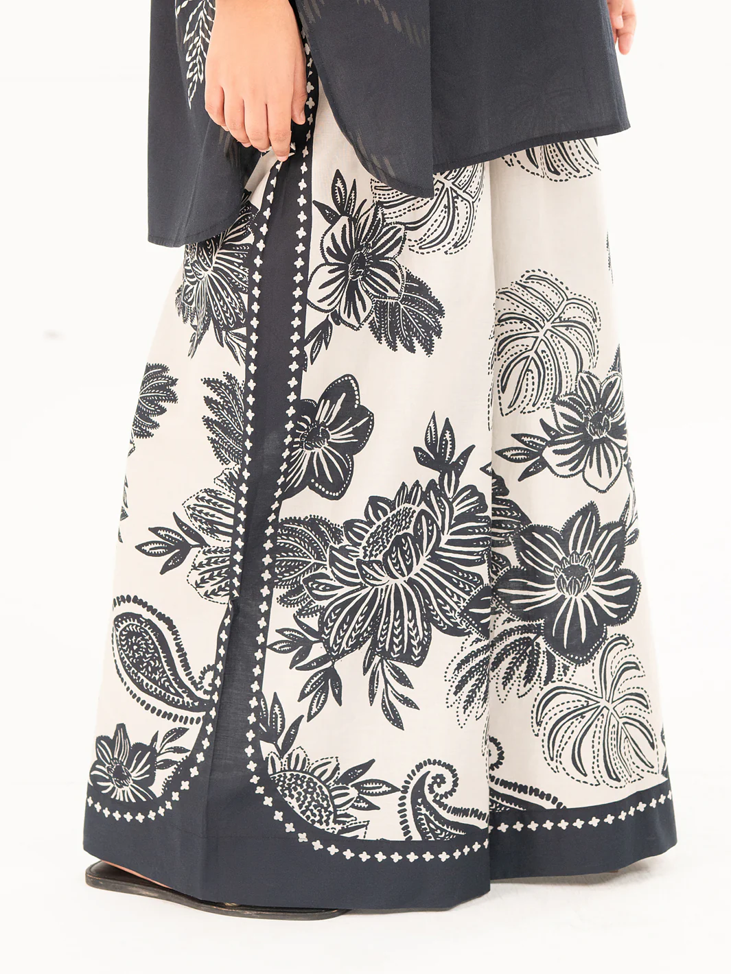 Black & White Cambric Trousers - AL-T-SP-766 - Image 2