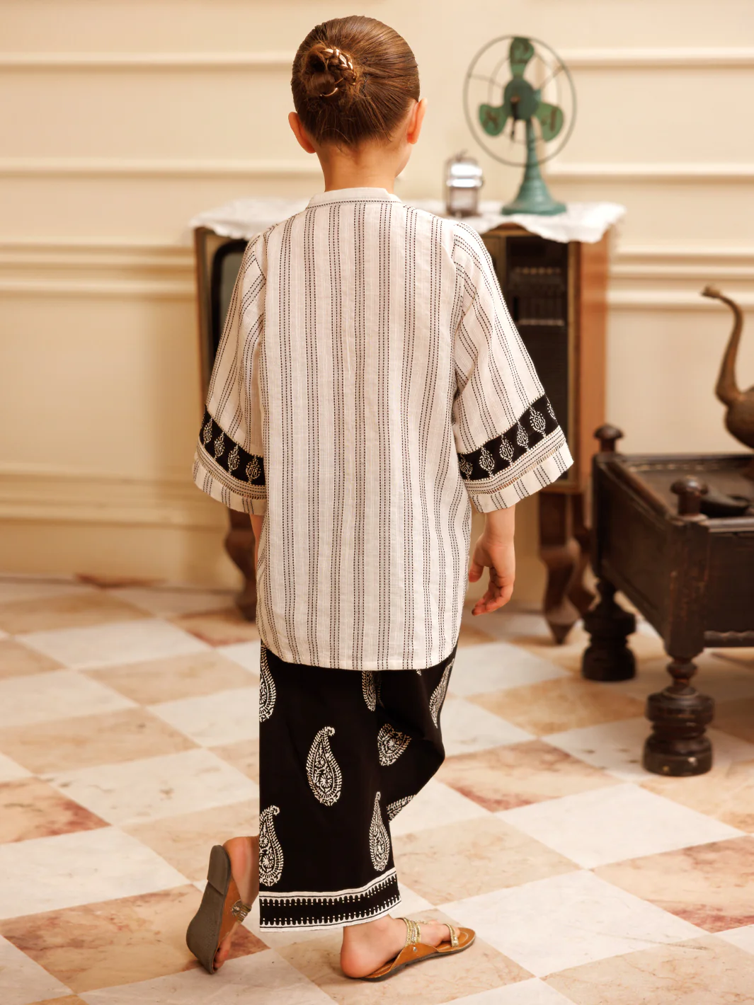 Black & White Dobby 2Pc Stitched - ALGR-2PS-LKS-1020 - Image 2