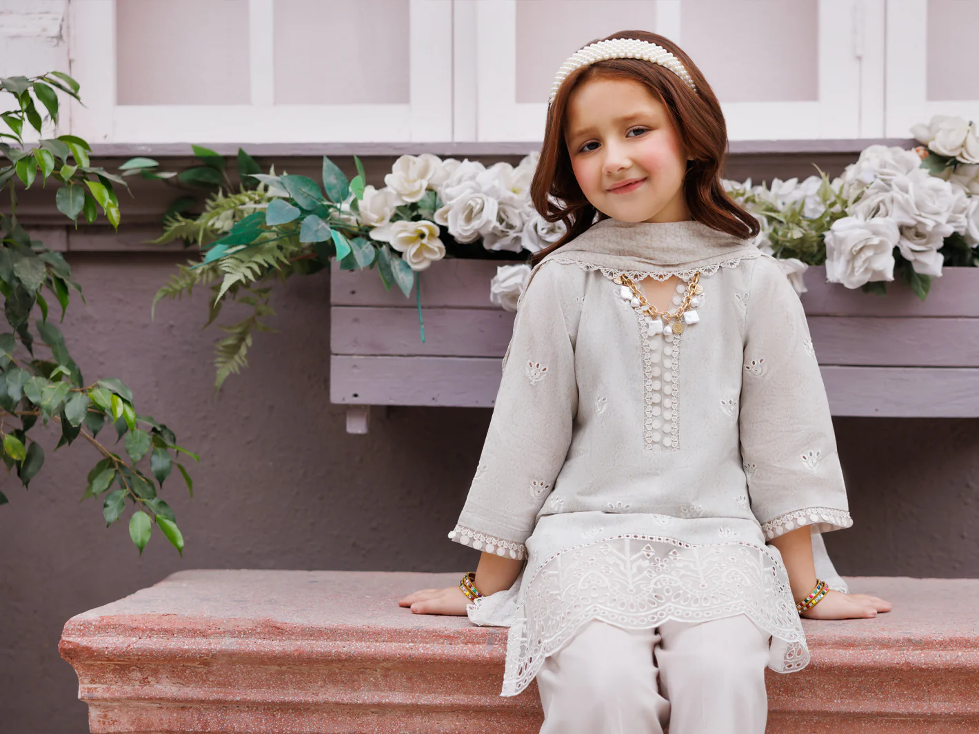 Light Grey Lawn Formal 3Pc Stitched - ALGR-3PS-LS-035 - Image 3