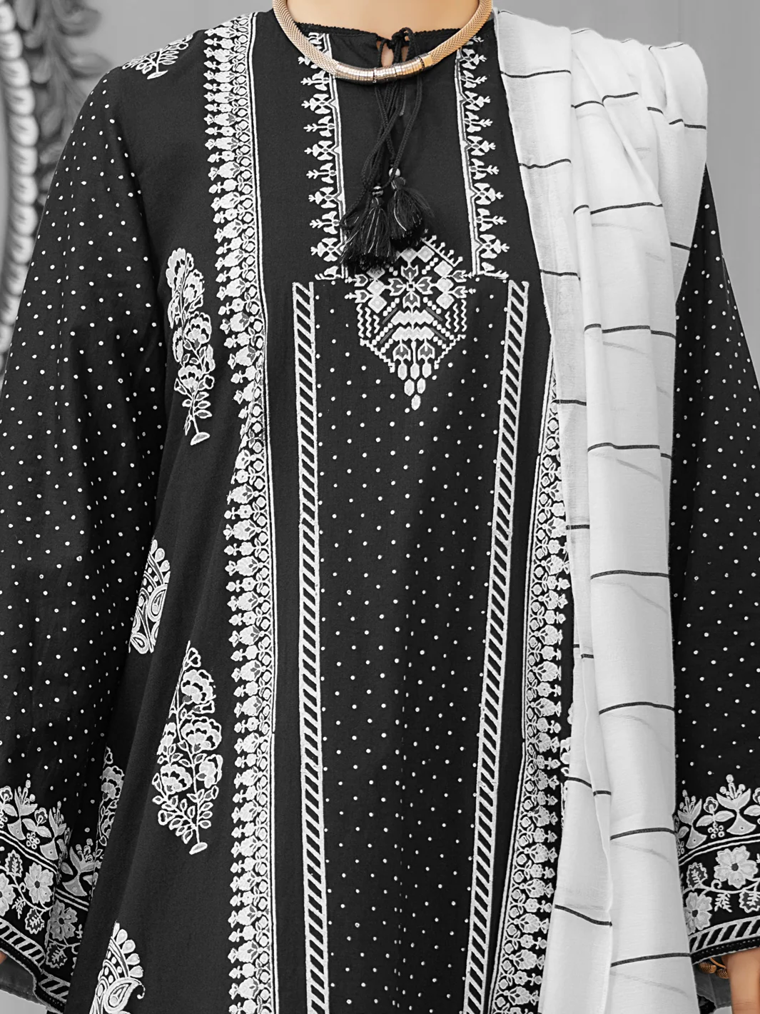 Black Lawn 2Pc Stitched - ALP-1032 - Image 3
