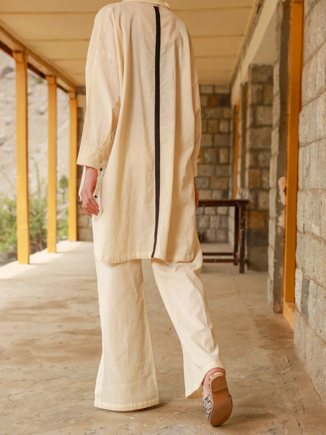 Off White Dobby 2Pc Stitched - ALP-2PS-LKS-1463 - Image 2