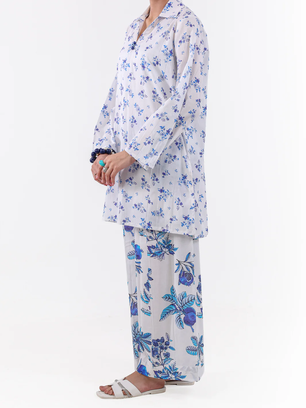 White Lawn 2Pc Unstitched - ALP-2PS-LKS-2497 - Image 4