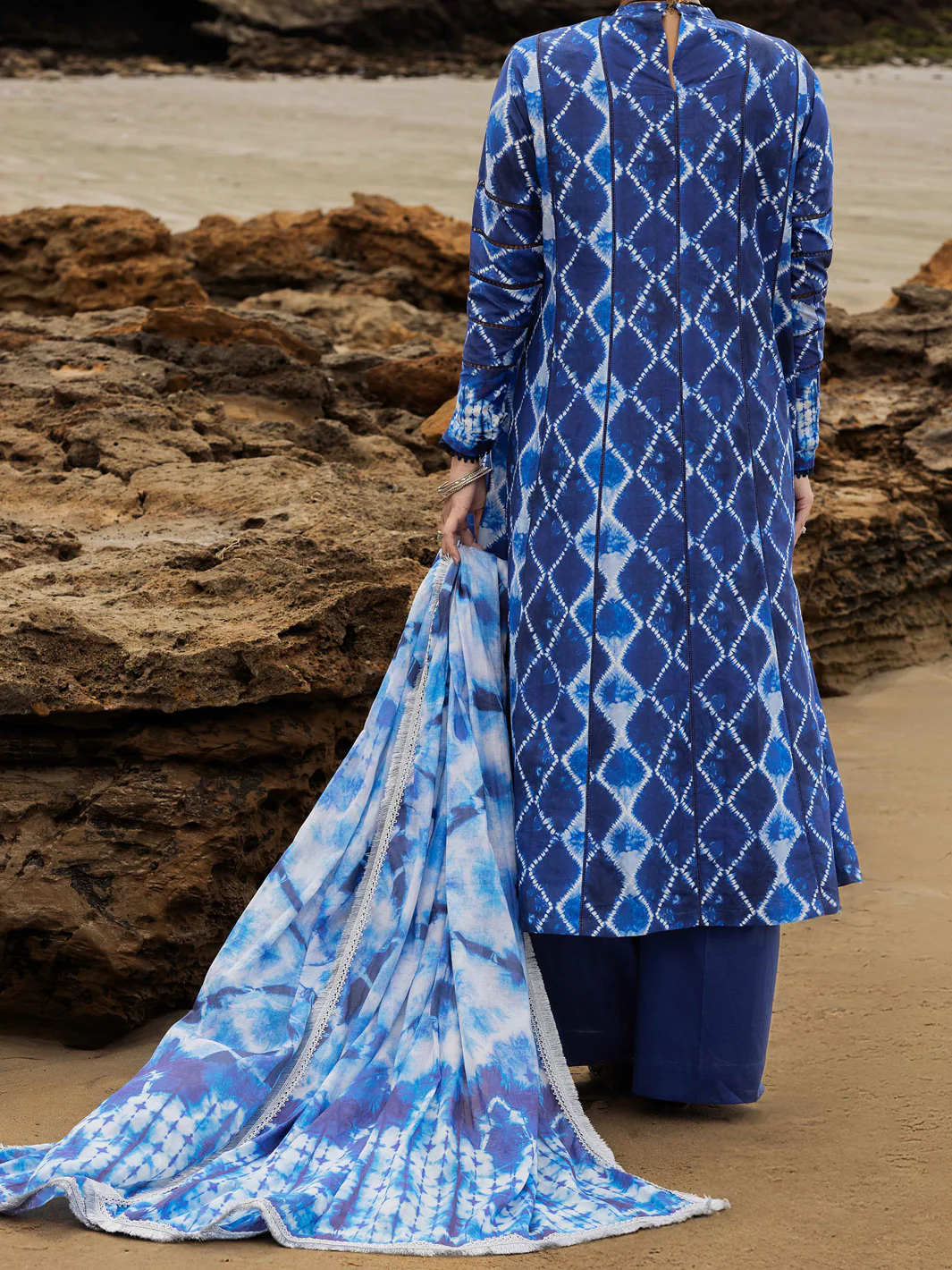 Blue Lawn 2Pc Unstitched - ALP-2PS-SLKD-2252 - Image 2