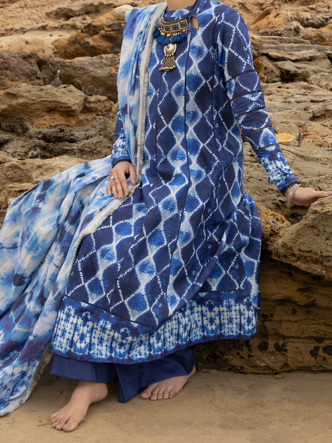 Blue Lawn 2Pc Unstitched - ALP-2PS-SLKD-2252 - Image 4