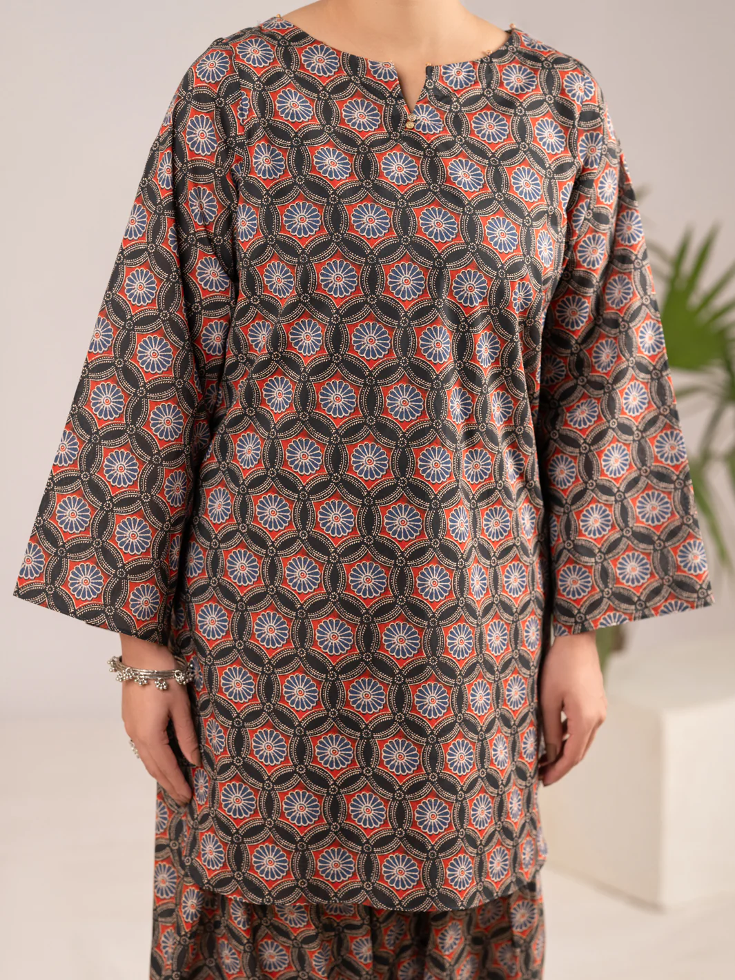 Multicolor Cambric Co-Ord Set - ALP-2PS-SLKS-2553 - Image 2