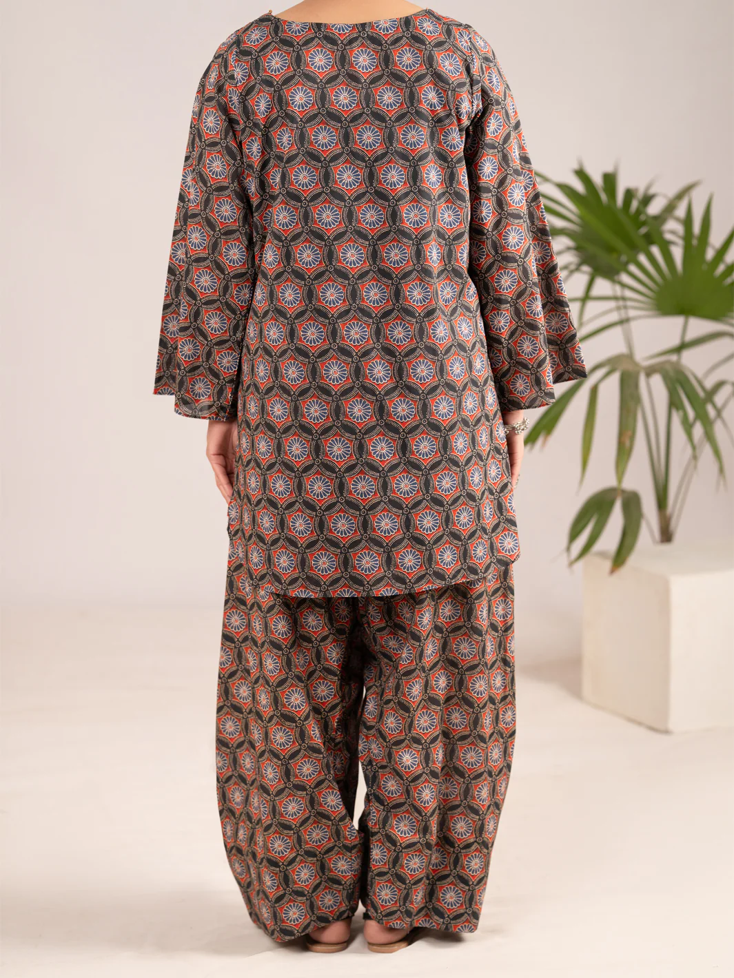 Multicolor Cambric Co-Ord Set - ALP-2PS-SLKS-2553 - Image 3