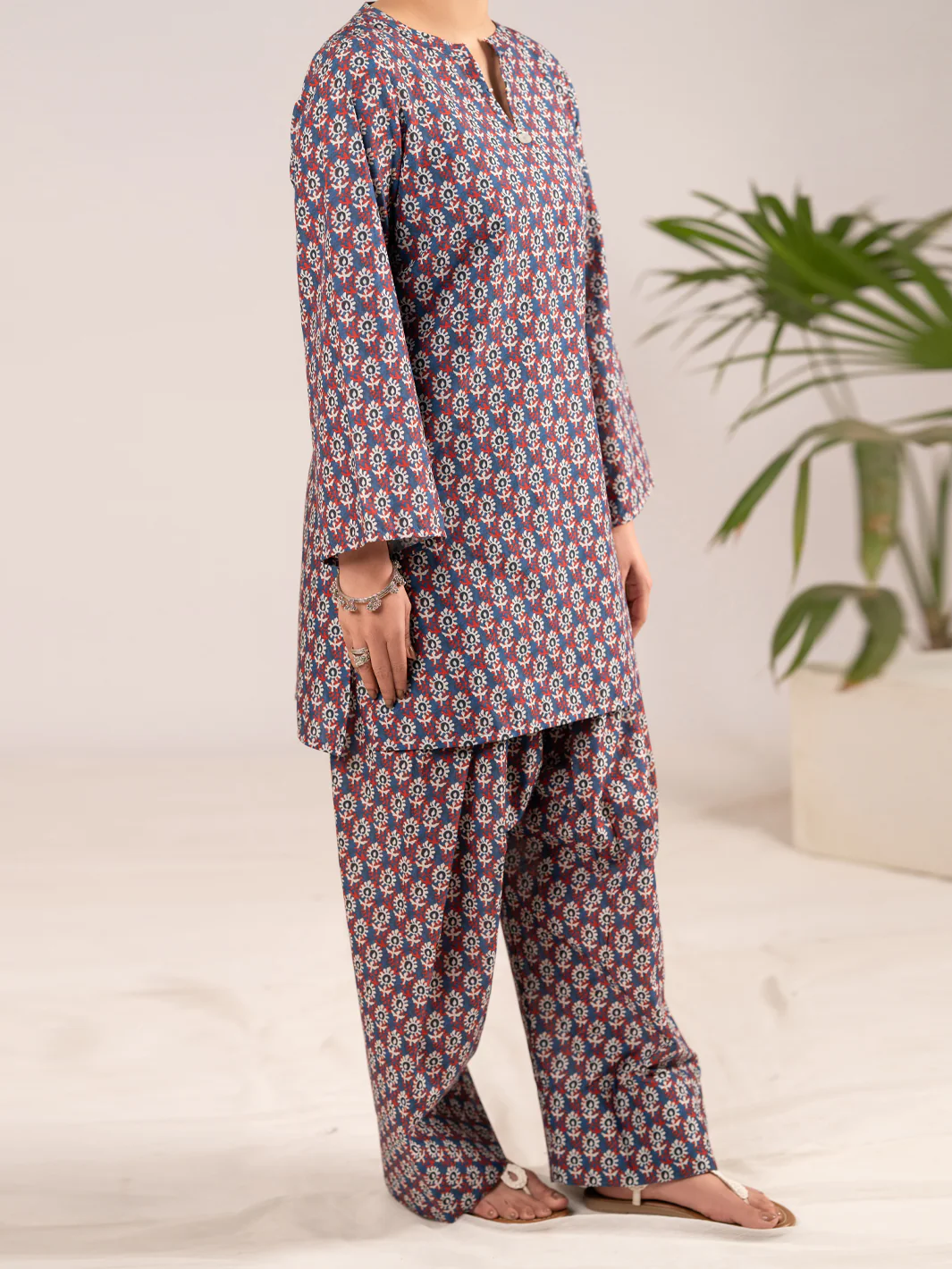 Multicolor Cambric Co-Ord Set - ALP-2PS-SLKS-2554 - Image 4