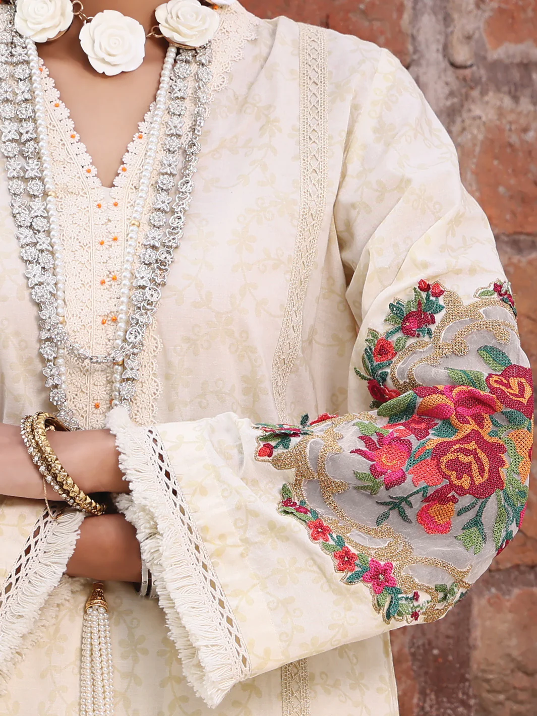 Off White Lawn 3Pc Stitched - ALP-3PS-1060/S - Image 4