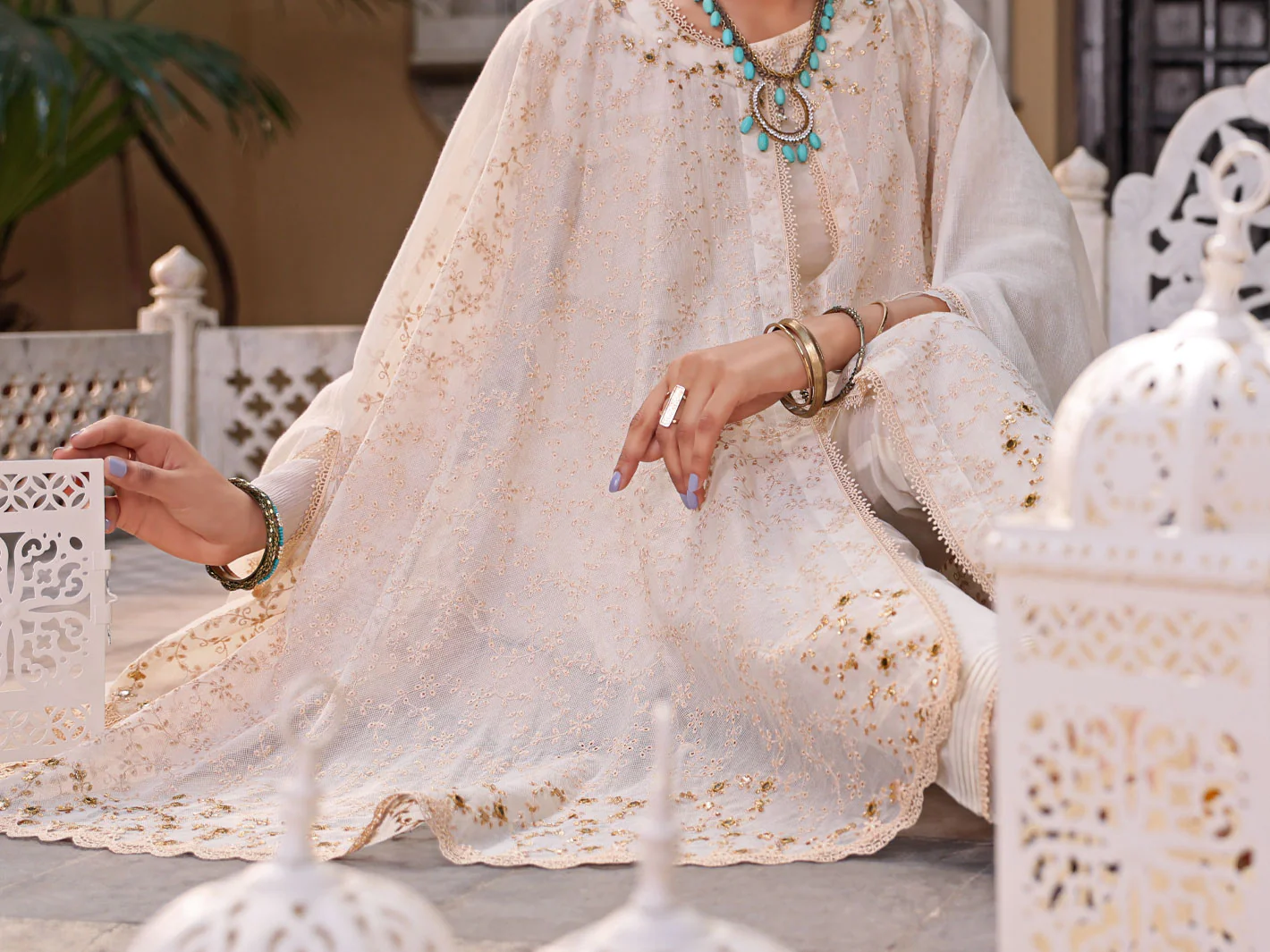 Off White Khaddi 2Pc Stitched - ALP-2PS-1077/S - Image 3