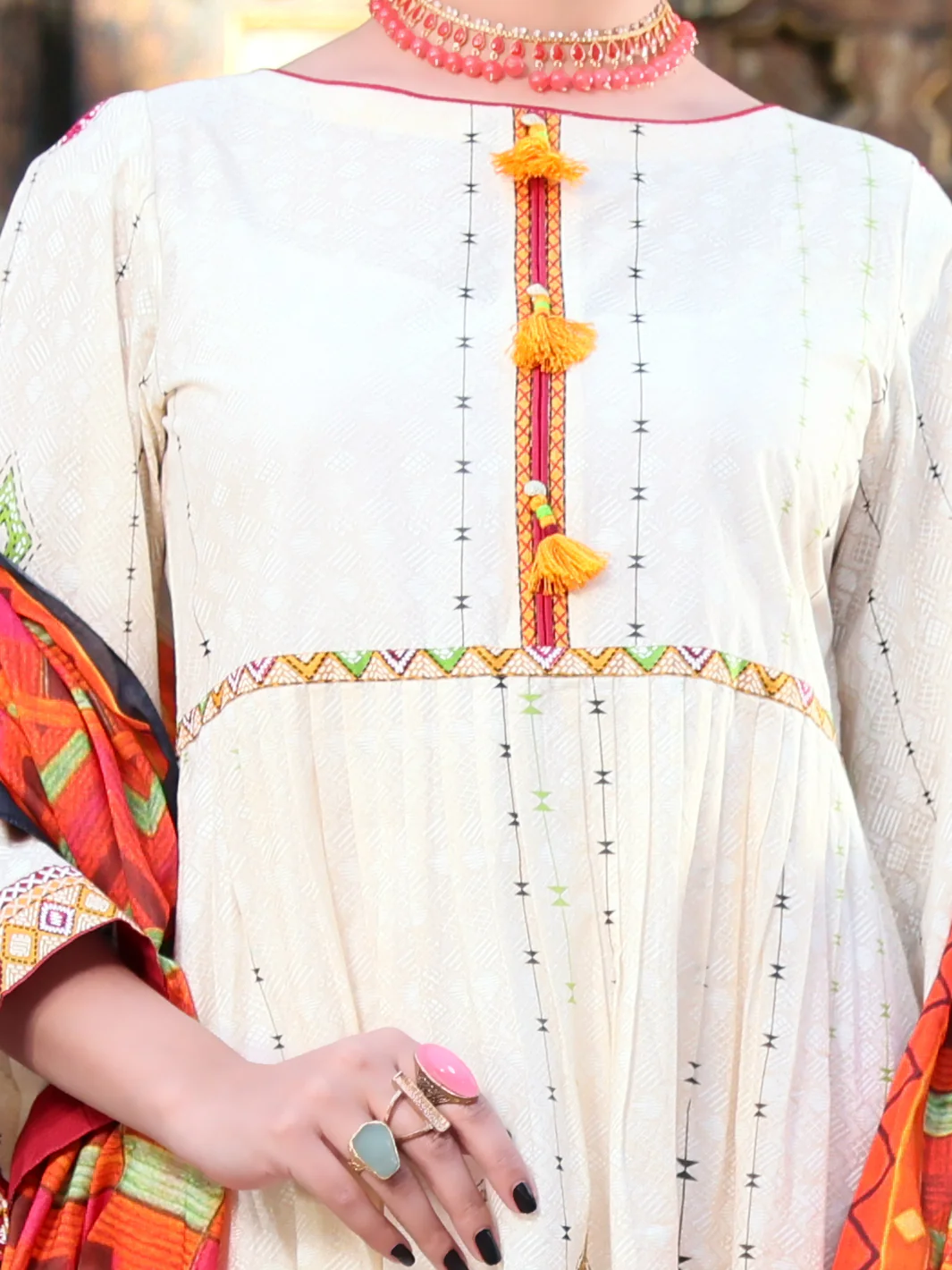 Off White Lawn 3Pc Stitched - ALP-3PS-1117 - Image 3