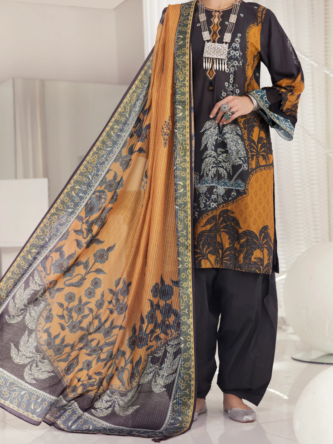 Dark Grey Lawn 3Pc Unstitched - ALP-3PS-1236 - Image 4