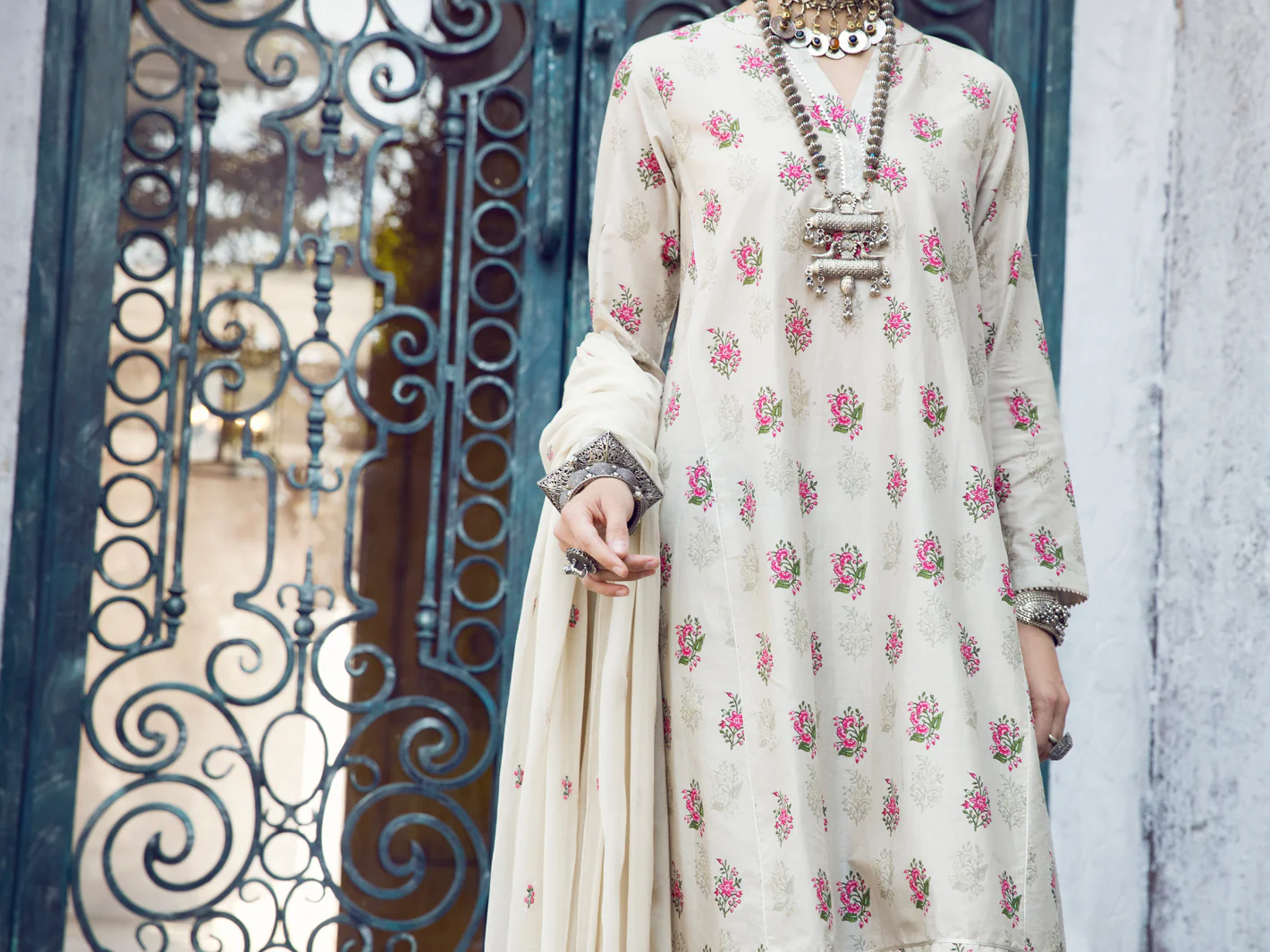 Beige Lawn 3Pc Unstitched - ALP-3PS-1297 - Image 3