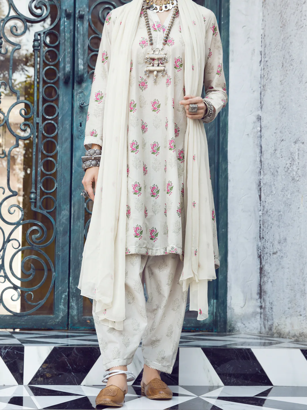 Beige Lawn 3Pc Unstitched - ALP-3PS-1297 - Image 4