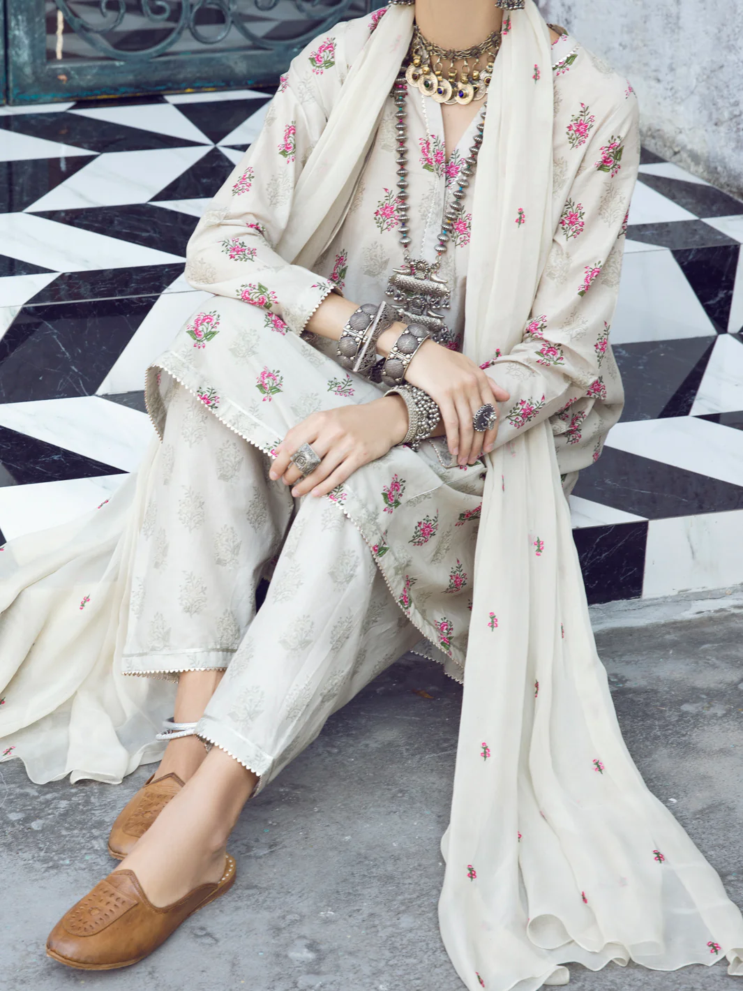 Beige Lawn 3Pc Unstitched - ALP-3PS-1297 - Image 5
