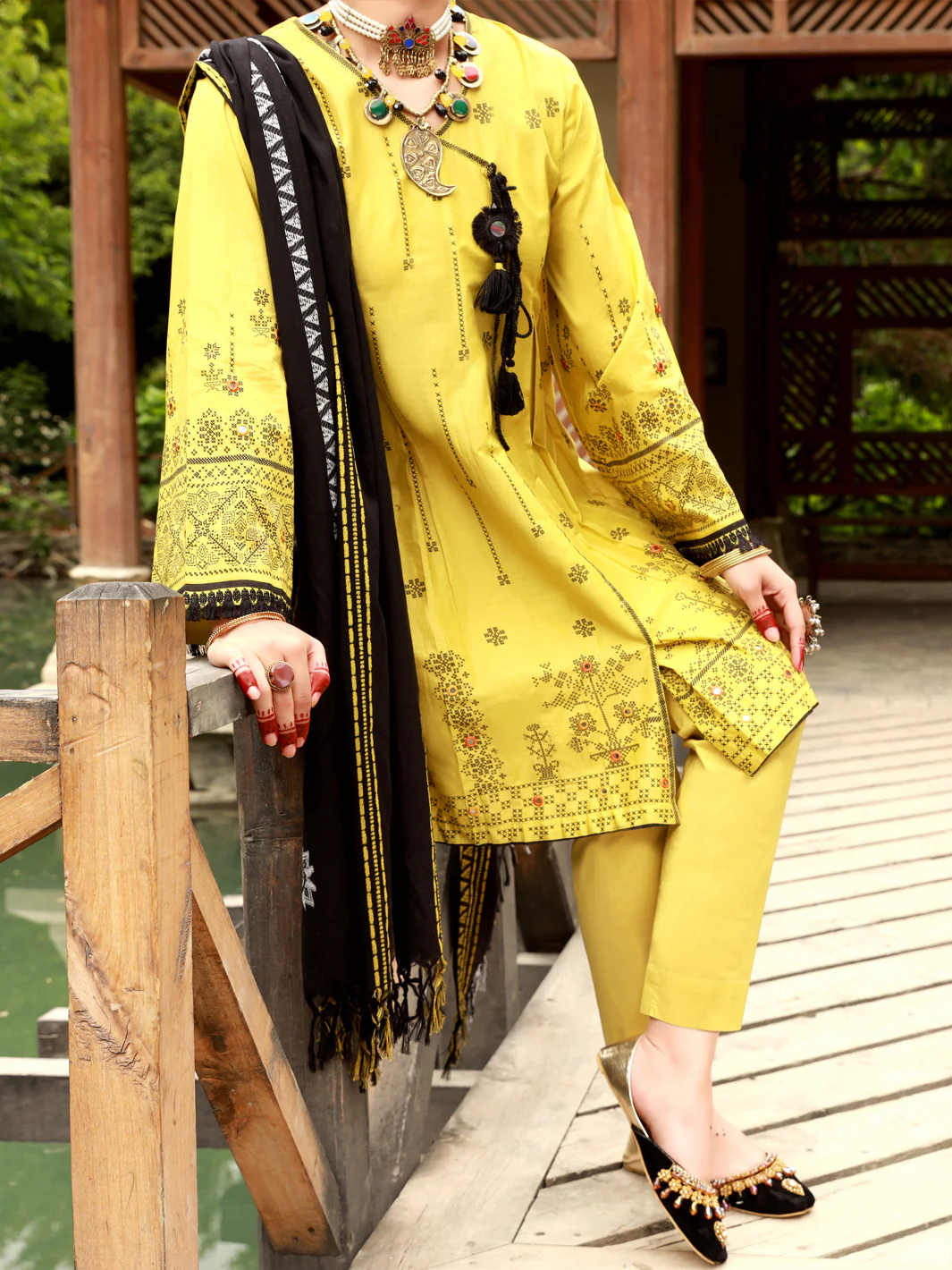 Lime Green Lawn 3Pc Stitched - ALP-3PS-1385 - Image 3