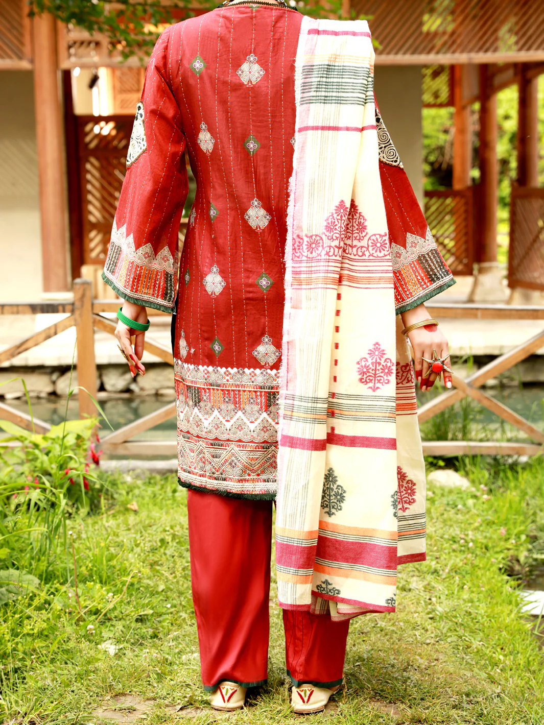 Maroon Lawn 3Pc Stitched - ALP-3PS-1388 - Image 2