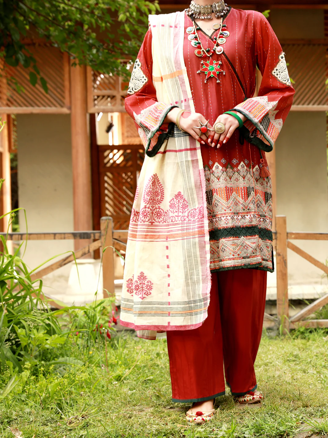 Maroon Lawn 3Pc Stitched - ALP-3PS-1388 - Image 3