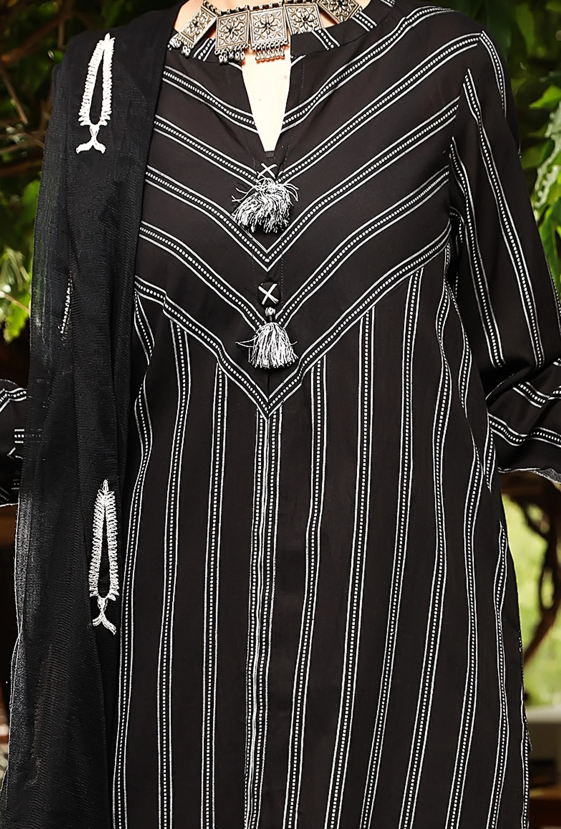 Black Dyed 3Pc Unstitched - ALP-3PS-1410 - Image 3