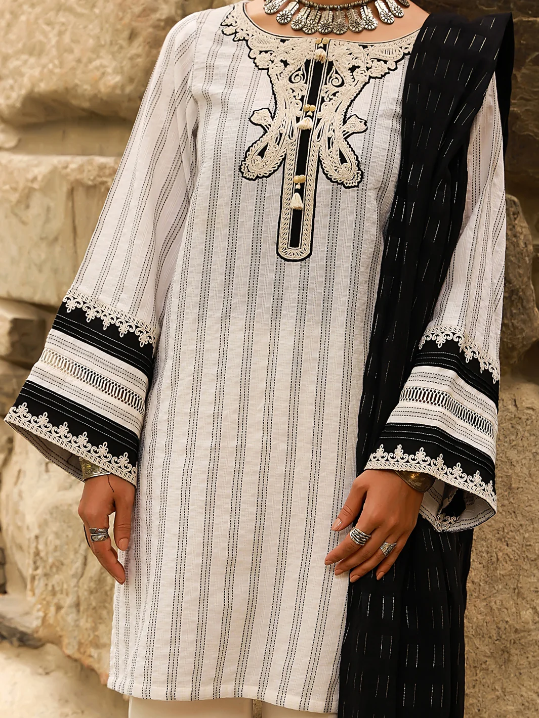 White Jacquard 3Pc Stitched - ALP-3PS-1413 - Image 3