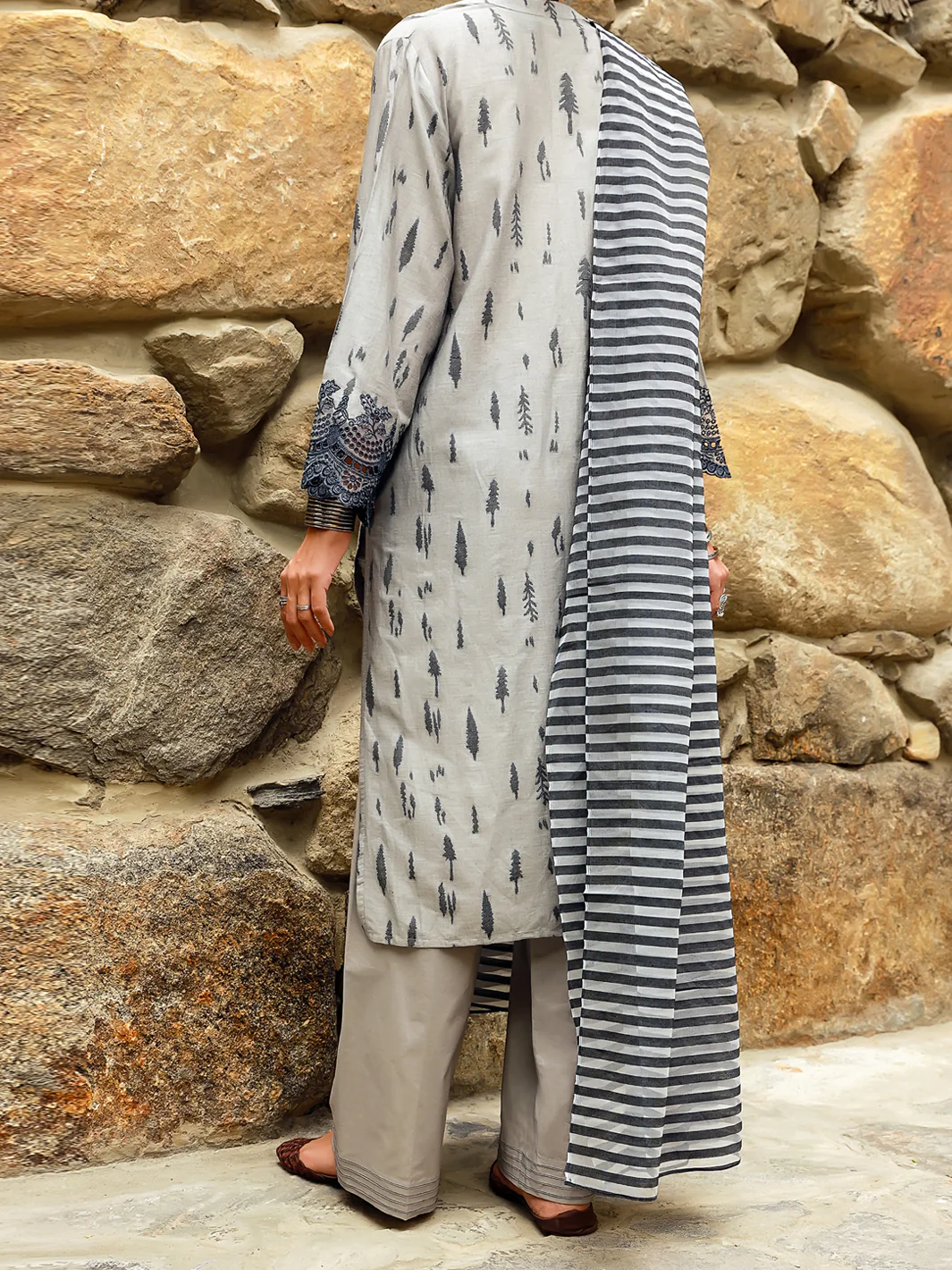 Grey Yarn-Dyed 3Pc Unstitched - ALP-3PS-1414 - Image 2