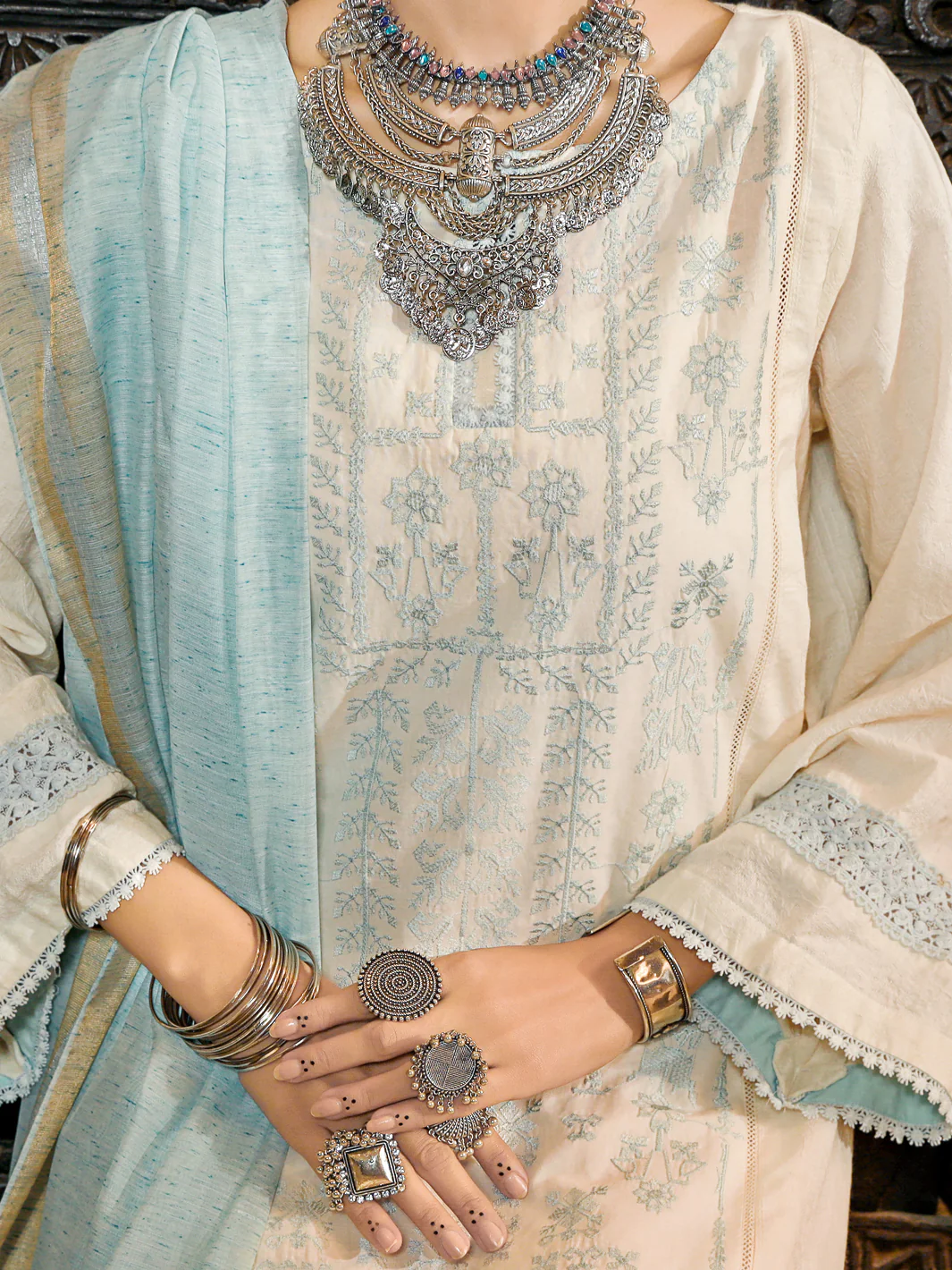 White Jacquard 3Pc Stitched - ALP-3PS-1422 - Image 3