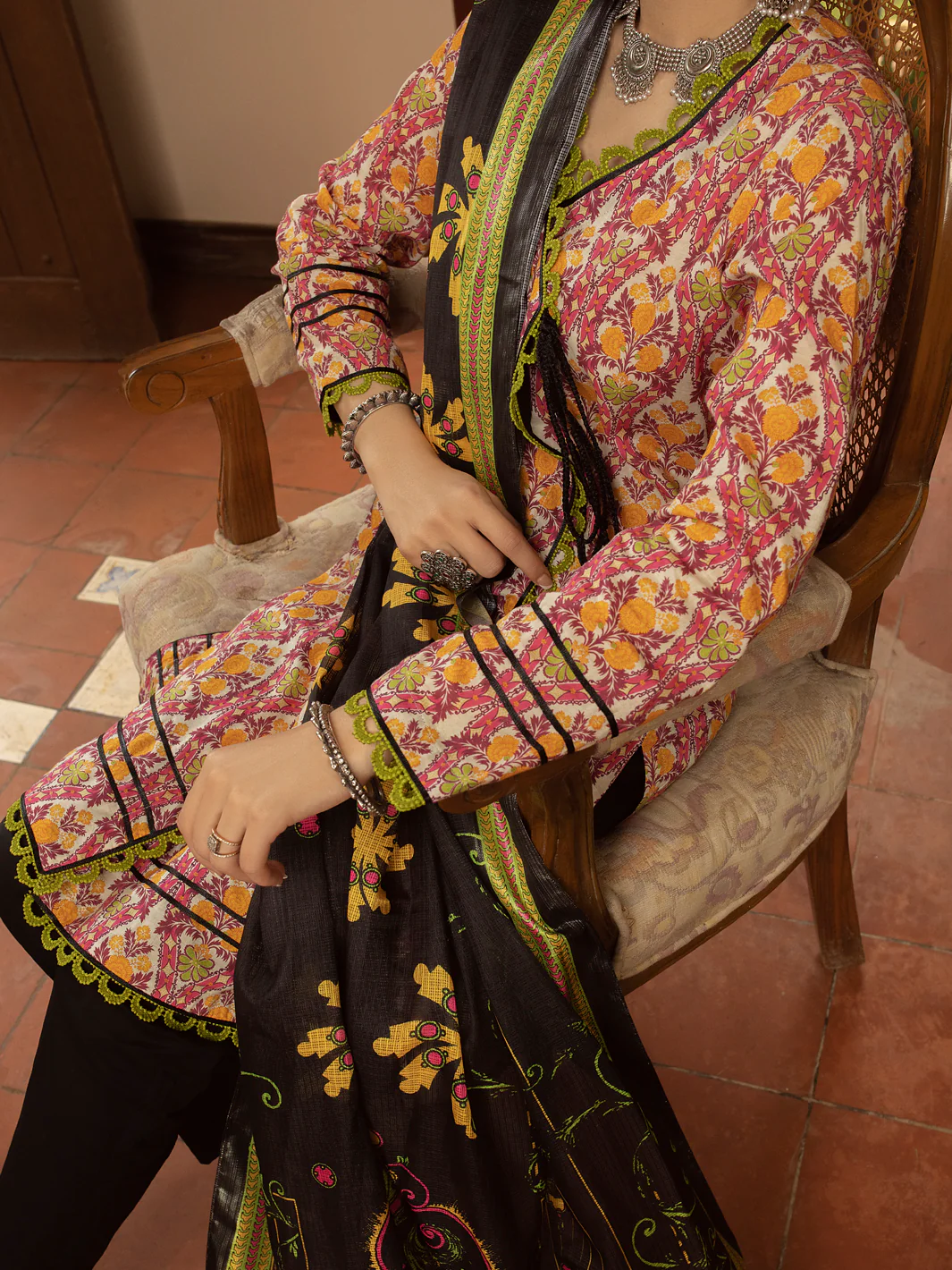 Multicolor Lawn 3Pc Stitched - ALP-3PS-1423 - Image 3