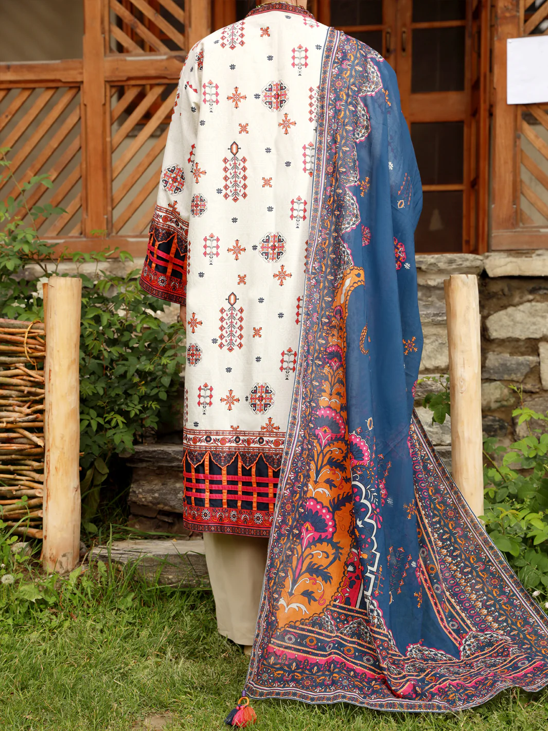 Beige Lawn 3Pc Unstitched - ALP-3PS-1474 - Image 2
