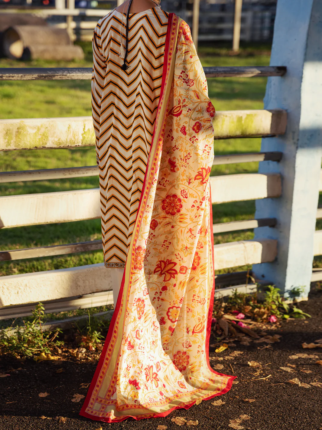 Cream Lawn 3Pc Stitched - ALP-3PS-1509 - Image 2