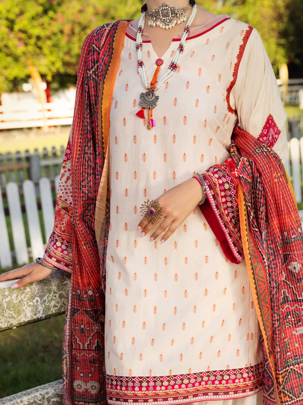 Cream Lawn 3Pc Stitched - ALP-3PS-1510 - Image 4