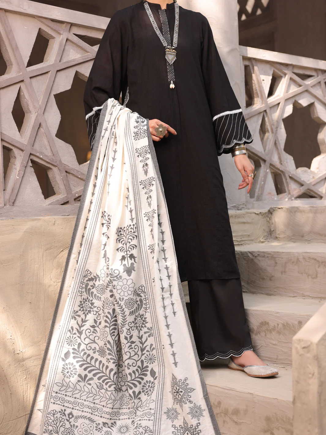Black 3Pc Stitched - ALP-3PS-1629 - Image 3