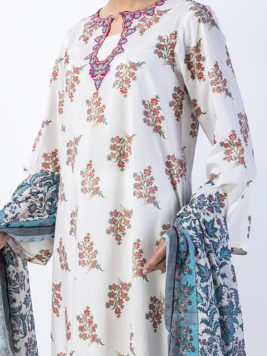Off White Lawn 3Pc Unstitched - ALP-3PS-1720 - Image 3