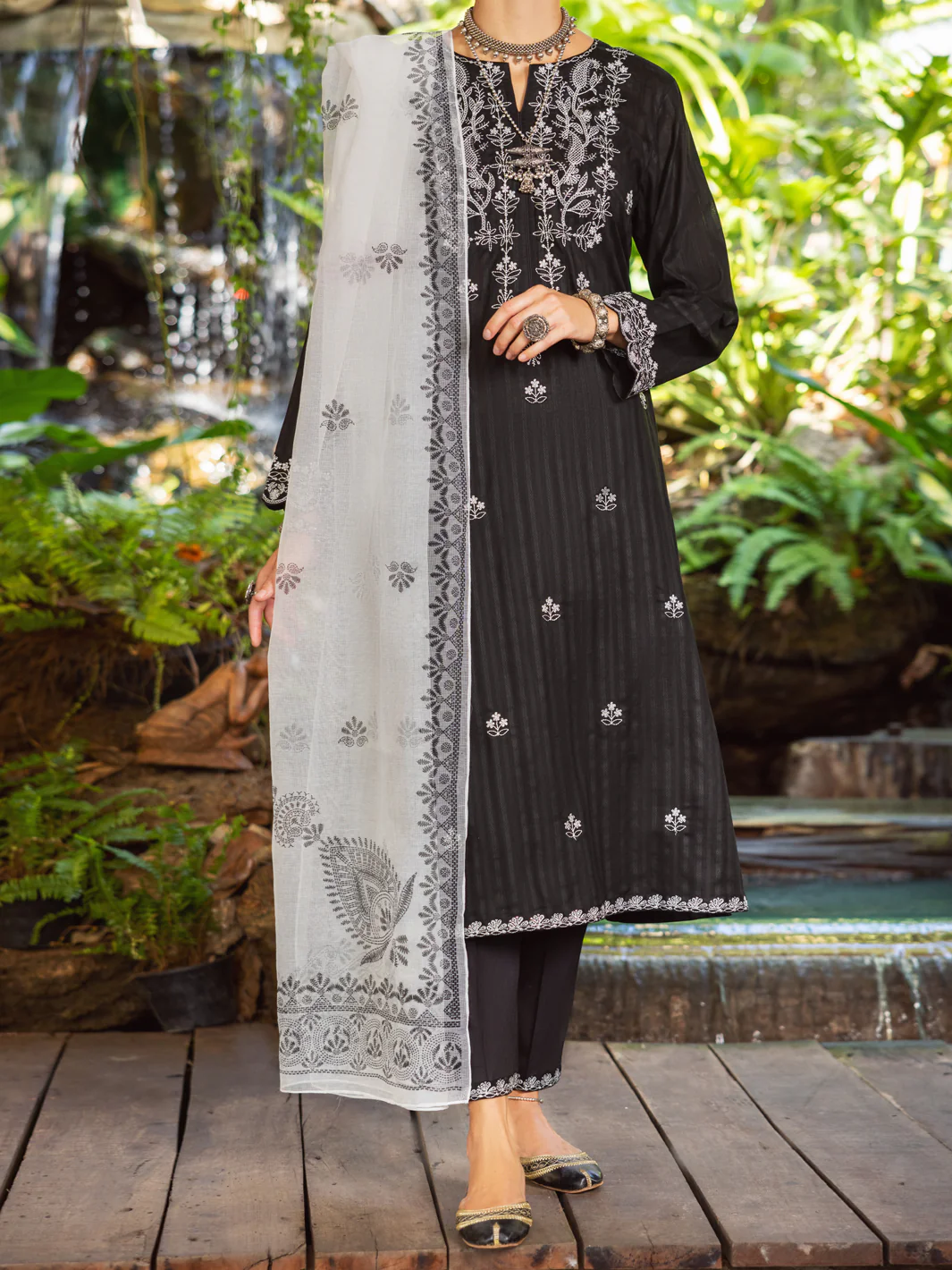 Black Jacquard 3Pc Stitched - ALP-3PS-1764