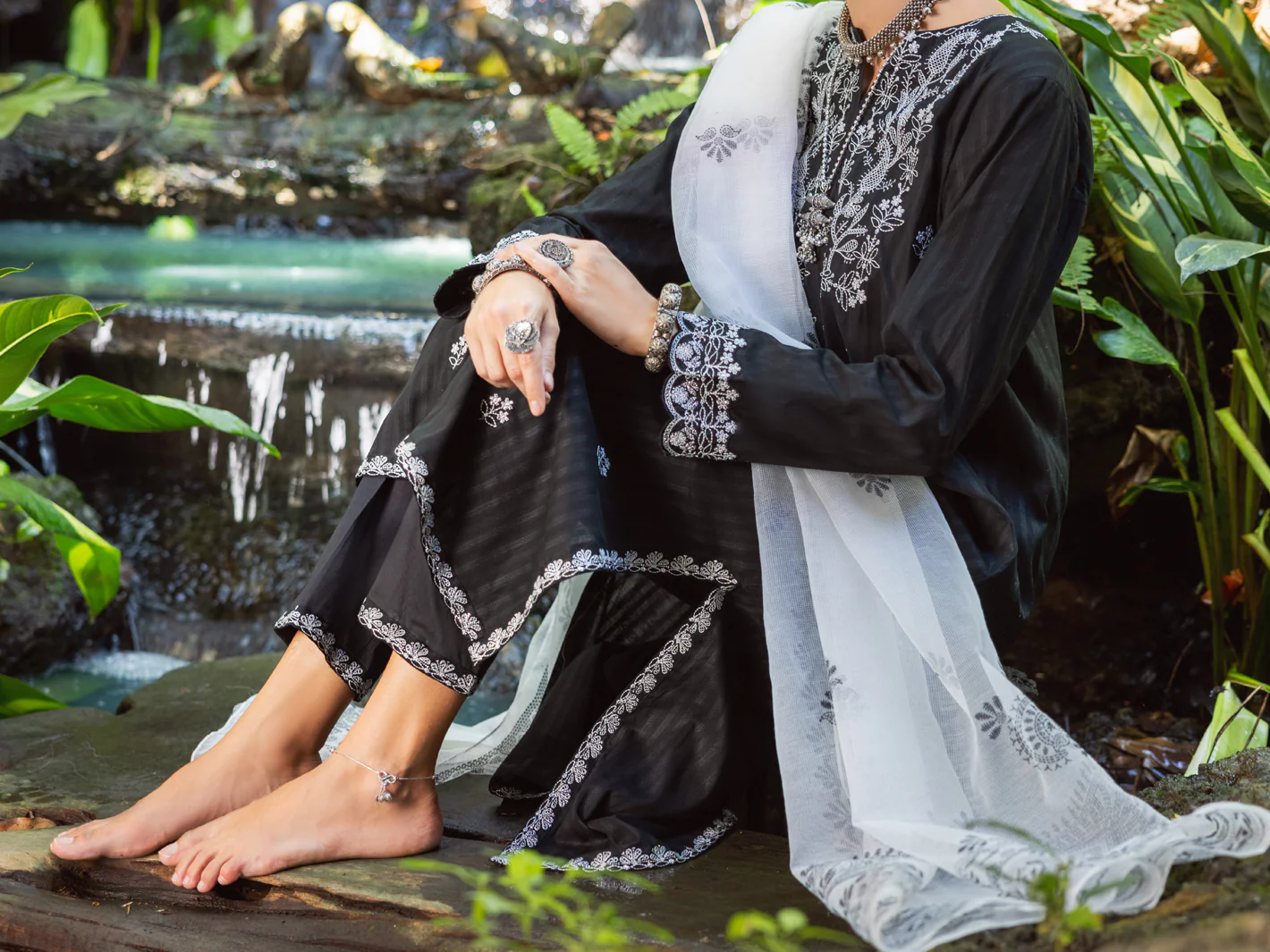 Black Jacquard 3Pc Stitched - ALP-3PS-1764 - Image 3