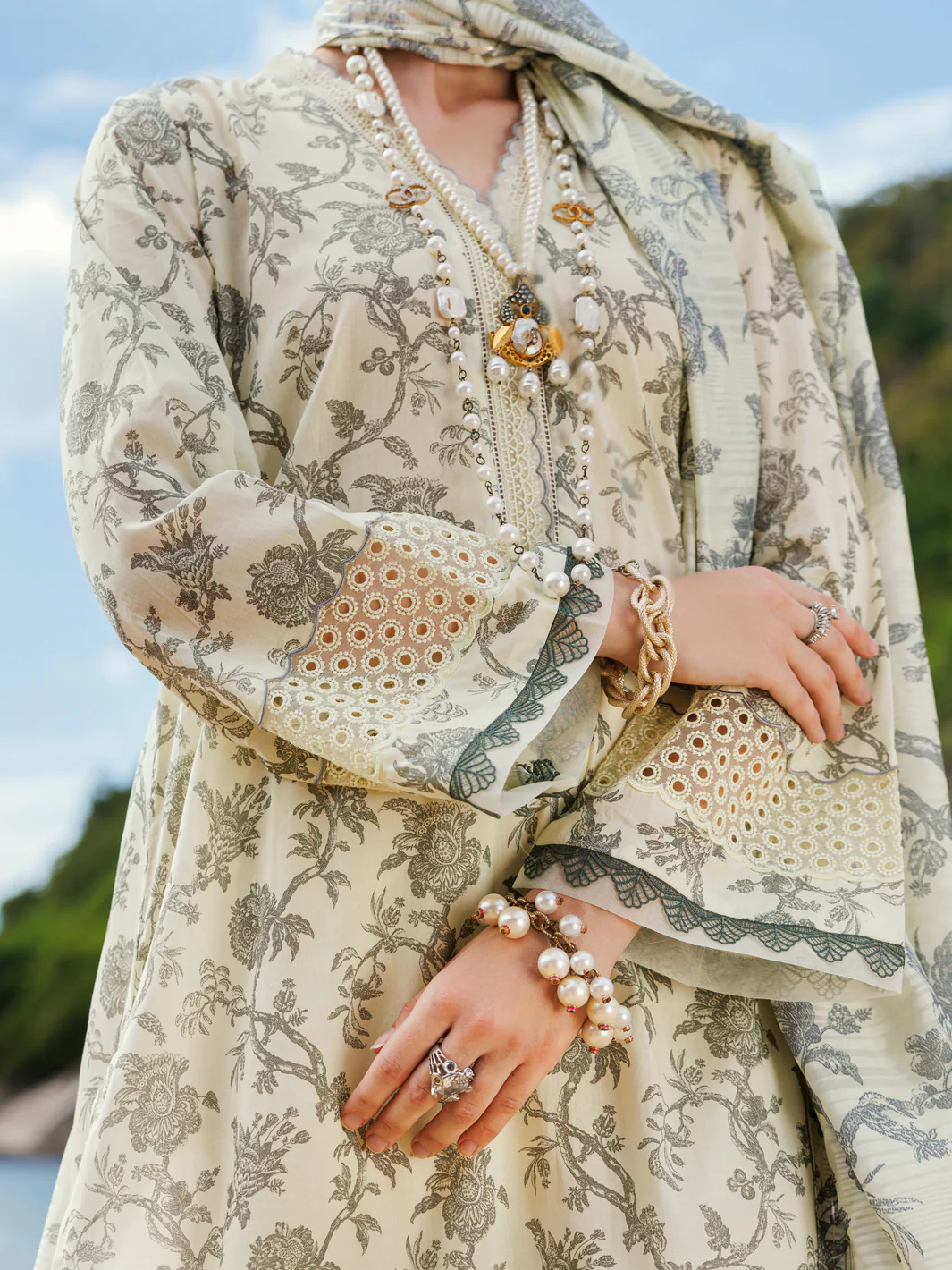 Cream Lawn 3Pc Stitched - ALP-3PS-1806 - Image 2