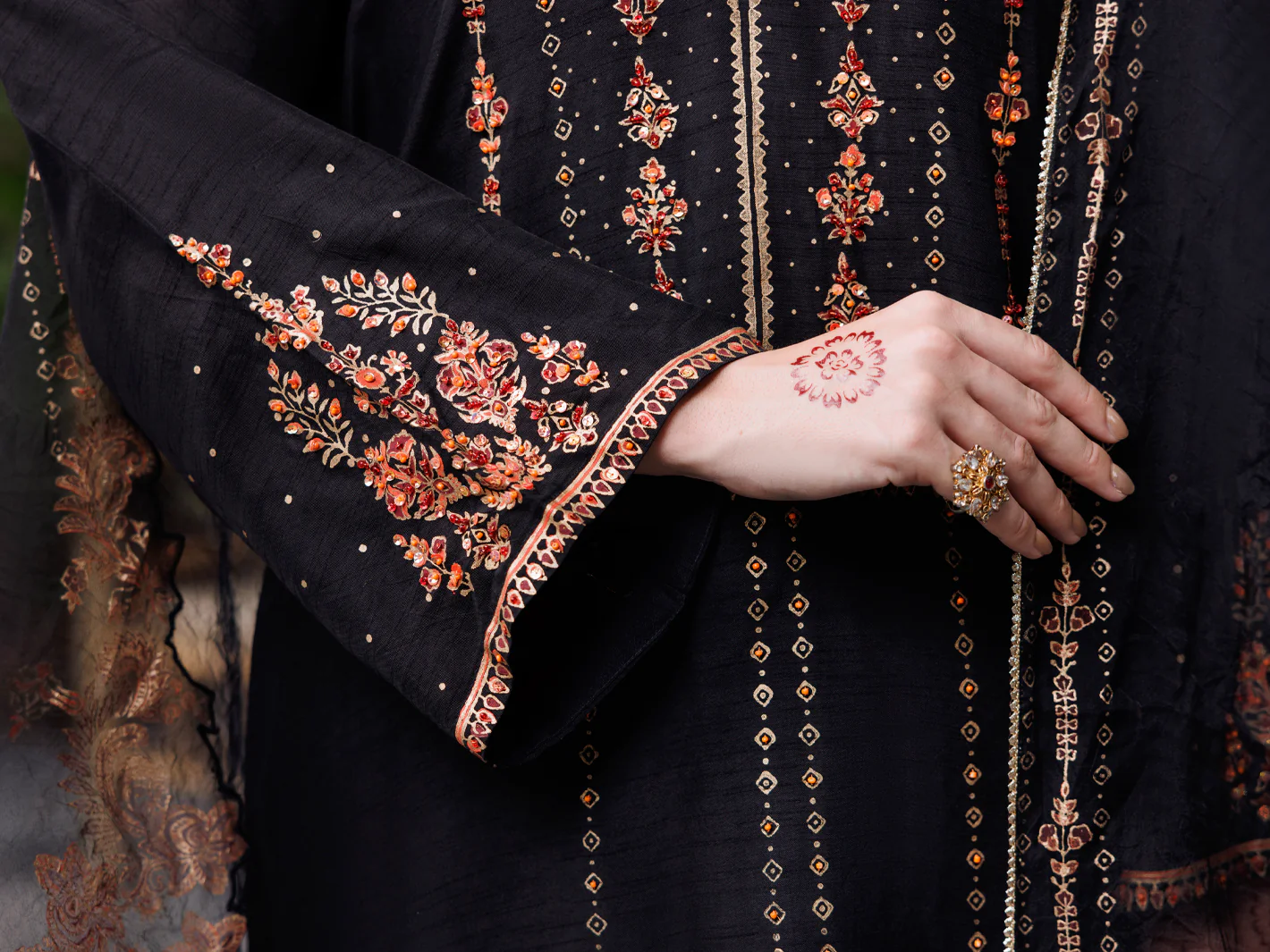 Black Sheesha Silk 3Pc Stitched - ALP-3PS-2031 - Image 4
