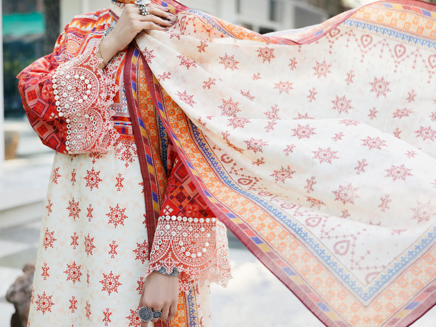 Cream Lawn 3Pc Stitched - ALP-3PS-2138 - Image 3