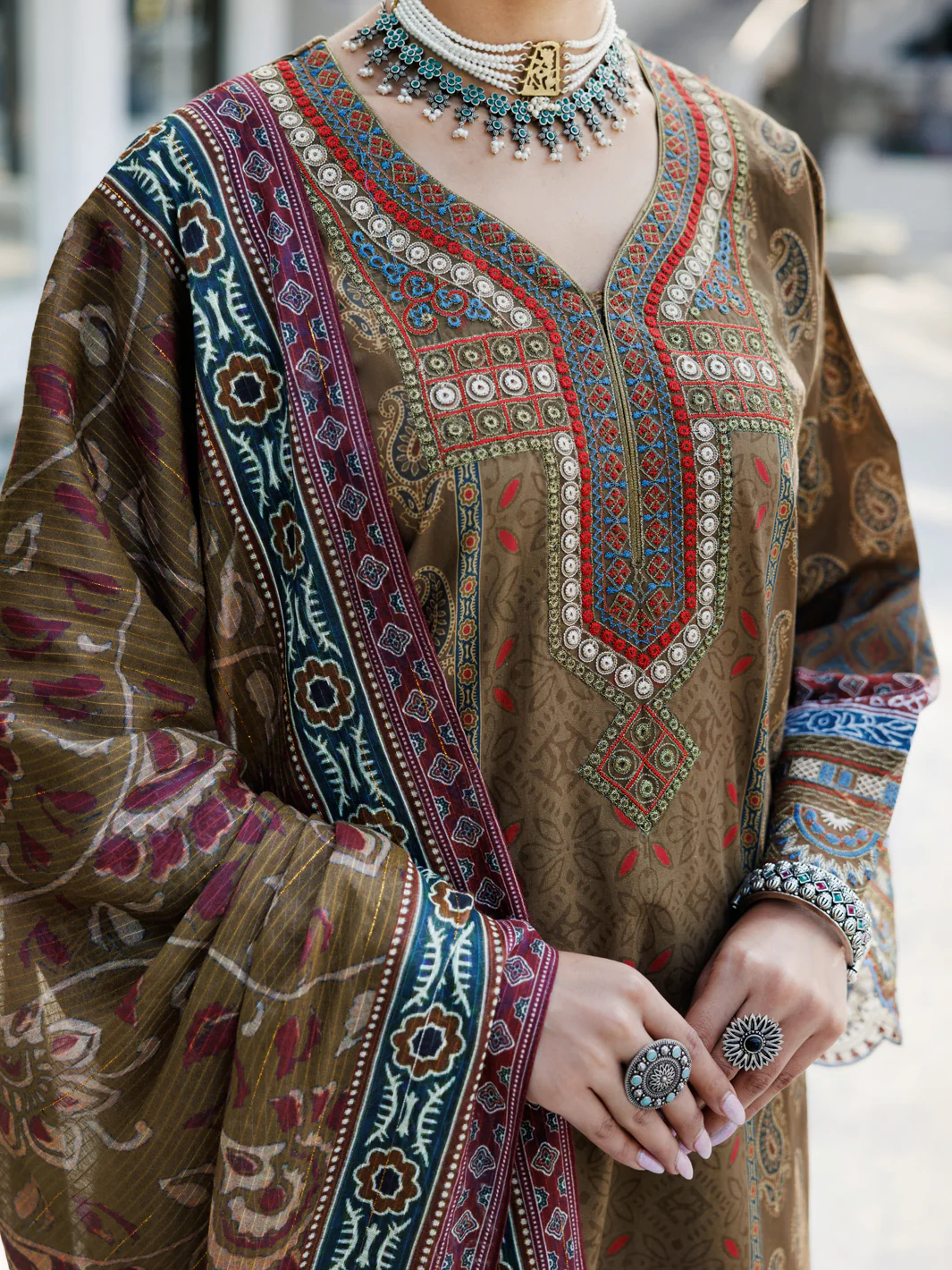 Mehendi Green Lawn 3Pc Stitched - ALP-3PS-2139 - Image 3