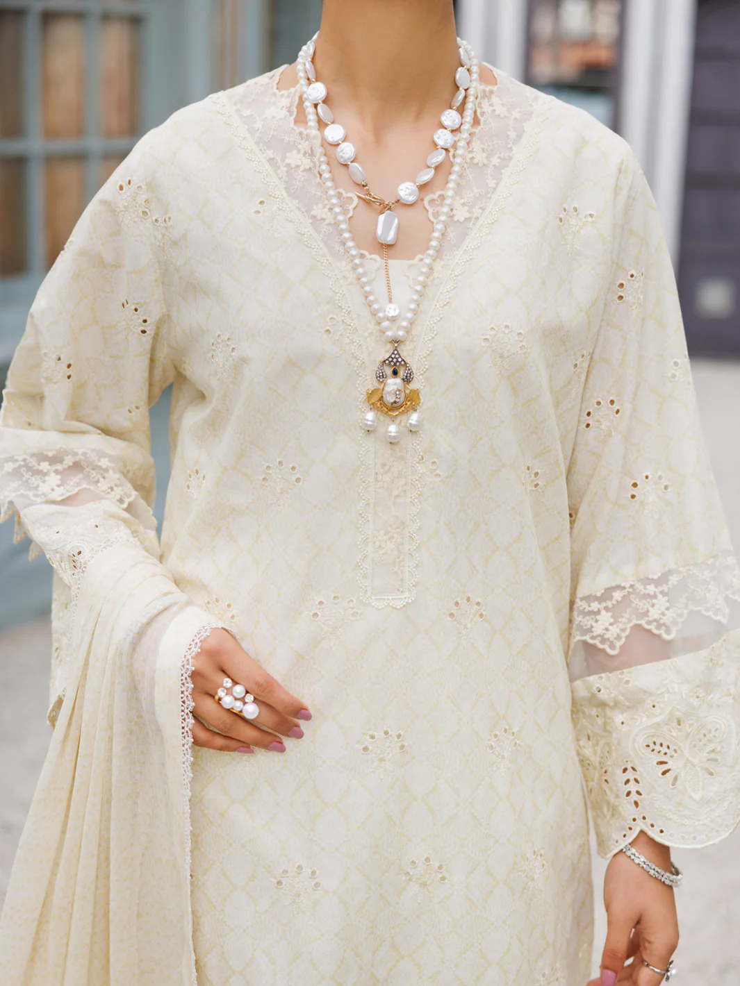 Off White Schiffli Lawn 3Pc Stitched - ALP-3PS-2273 - Image 5