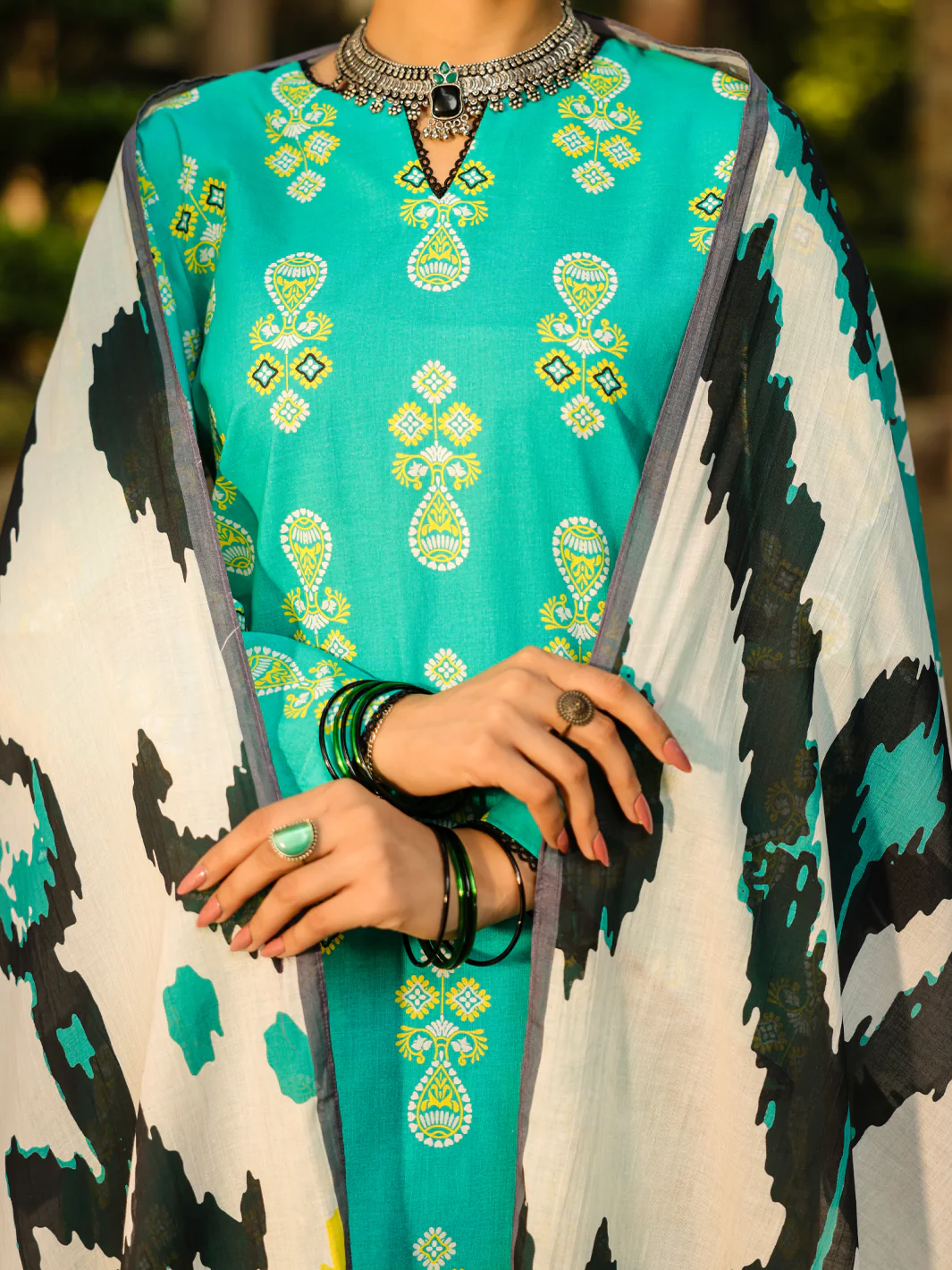 Turquoise Lawn 3Pc Stitched - ALP-3PS-2290 - Image 2