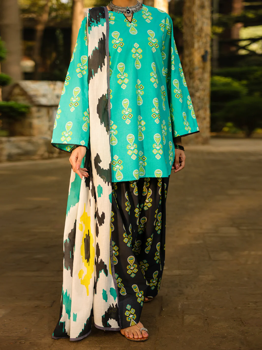 Turquoise Lawn 3Pc Stitched - ALP-3PS-2290 - Image 5