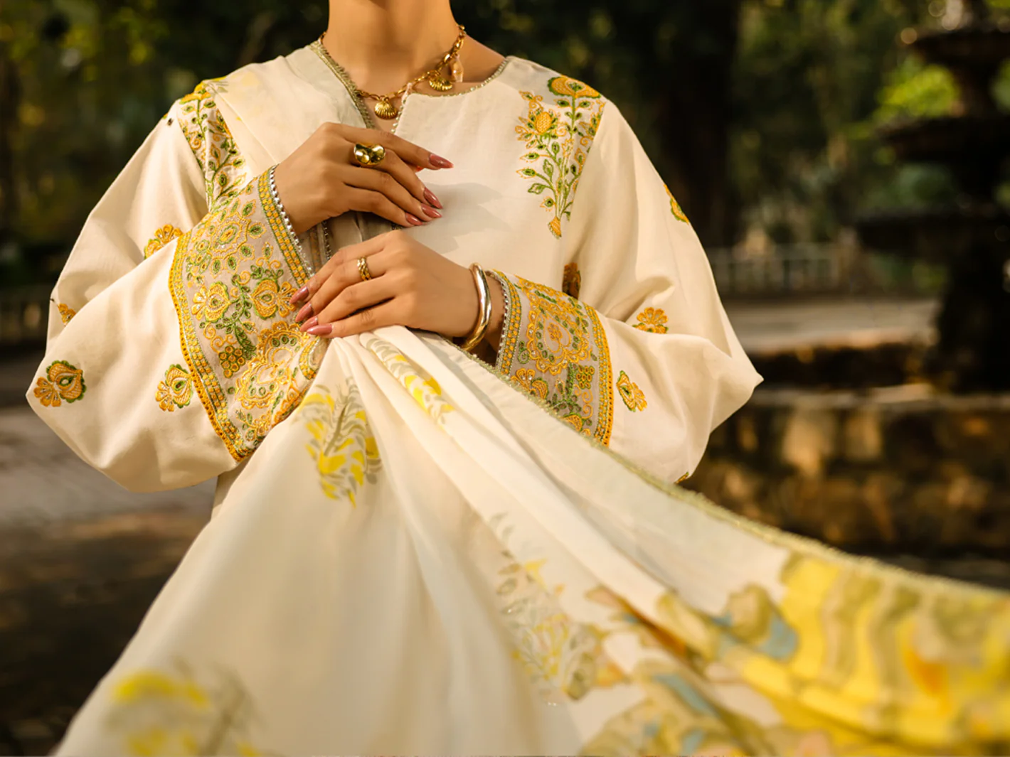 Off White Lawn 3Pc Unstitched - ALP-3PS-2374 - Image 5