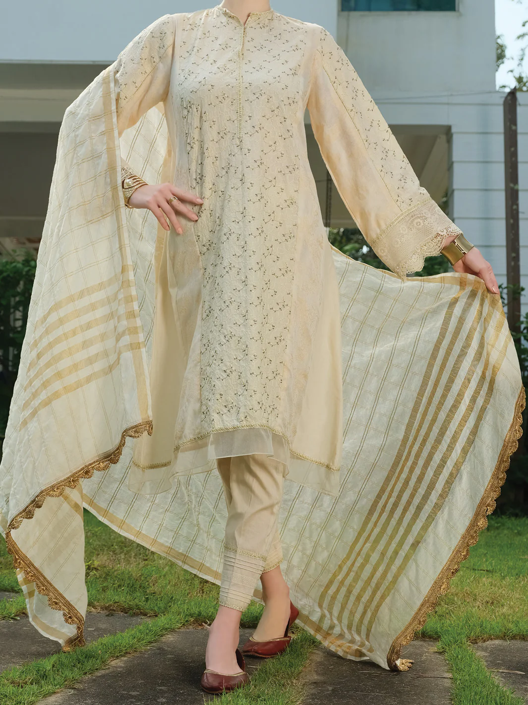 Off White Schiffli Lawn 3Pc Stitched - ALP-3PS-826