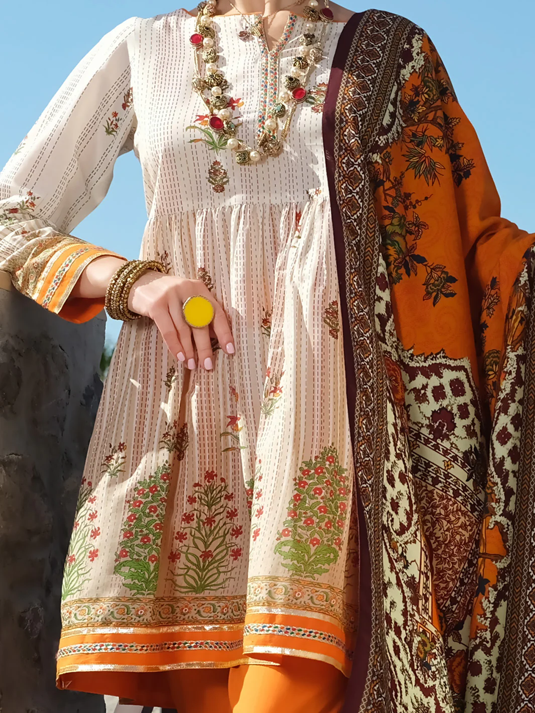 Beige Lawn 3Pc Stitched - ALP-3PS-885 - Image 2