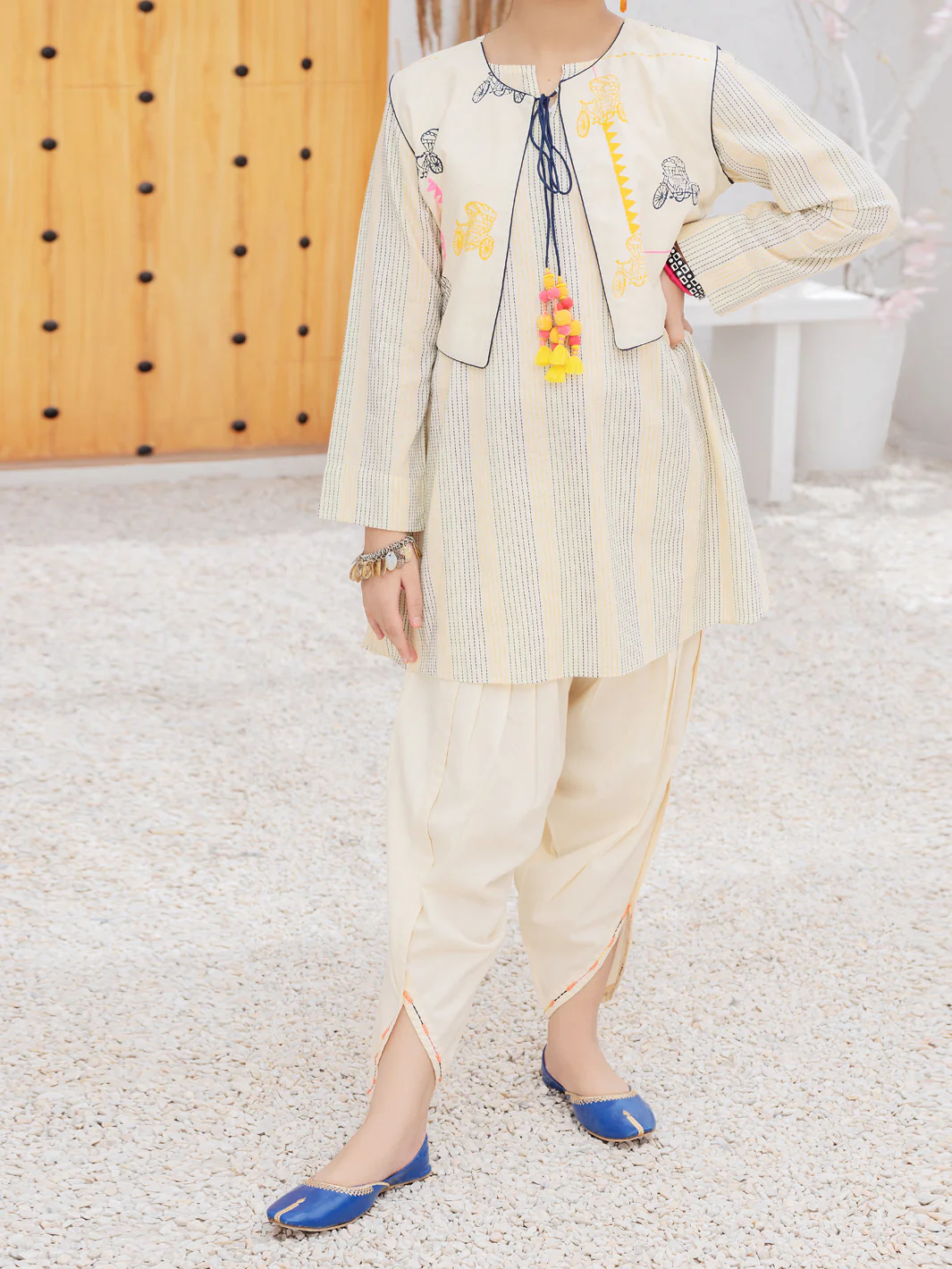 Off White 2Pc Stitched - ALT-2PS-LKS-1080 - Image 4