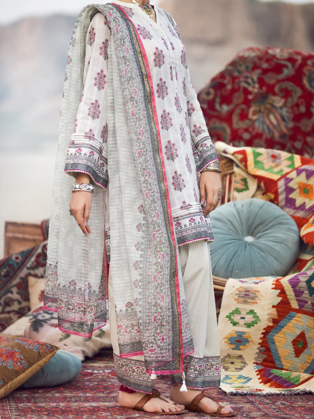 Light Grey Jacquard 3Pc Stitched - AWP-3PS-336 - Image 4